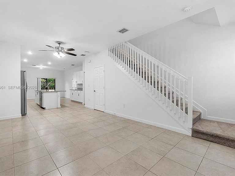 1541 SW 28th St #1541 — Photo 9
