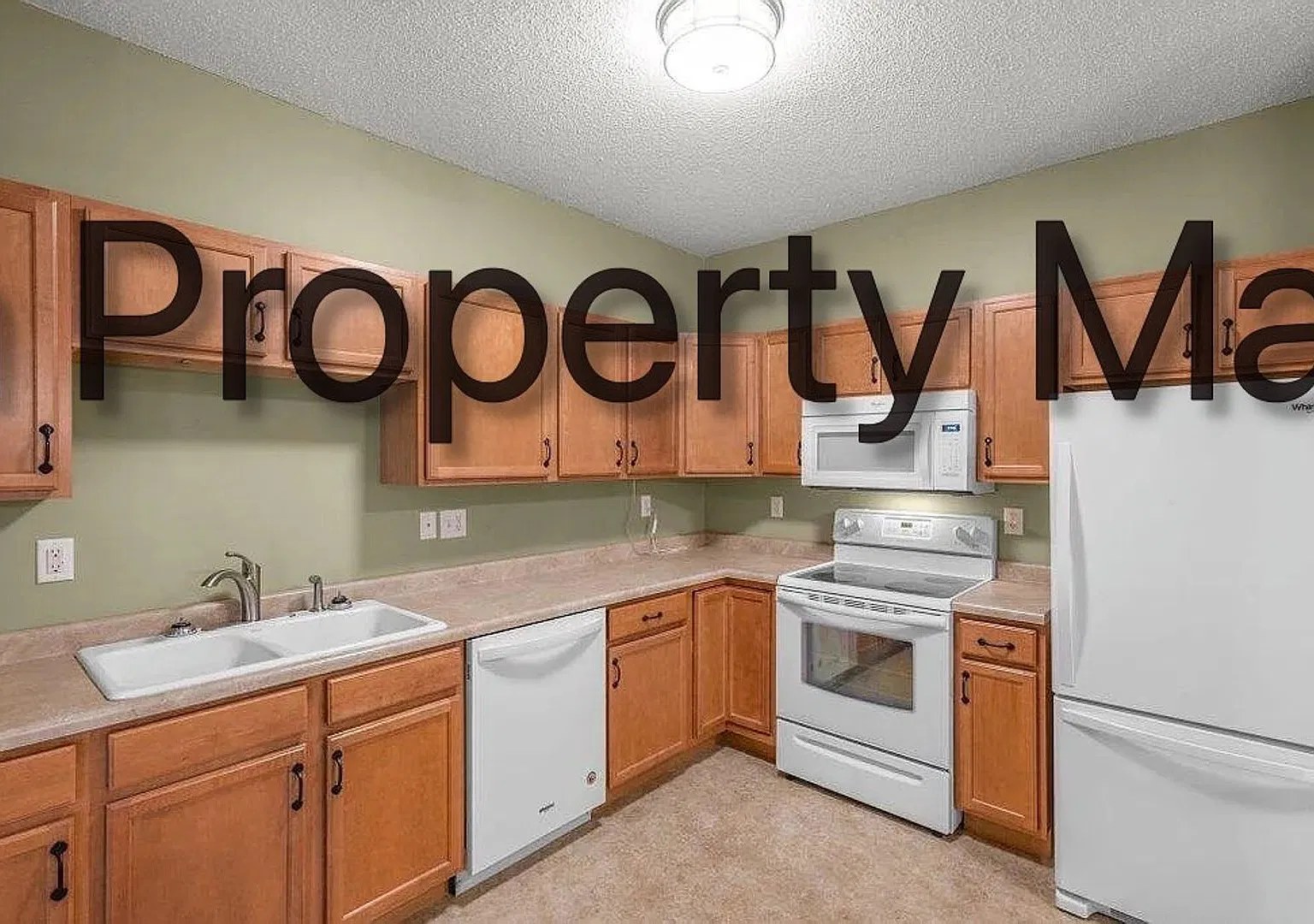 Chaska 1st Floor Condo, Heated Garage, Washer/Dryer in Unit, Private South Facing Patio — Photo 2