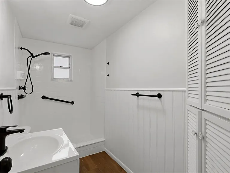 5165 Greenwood St — Photo 27