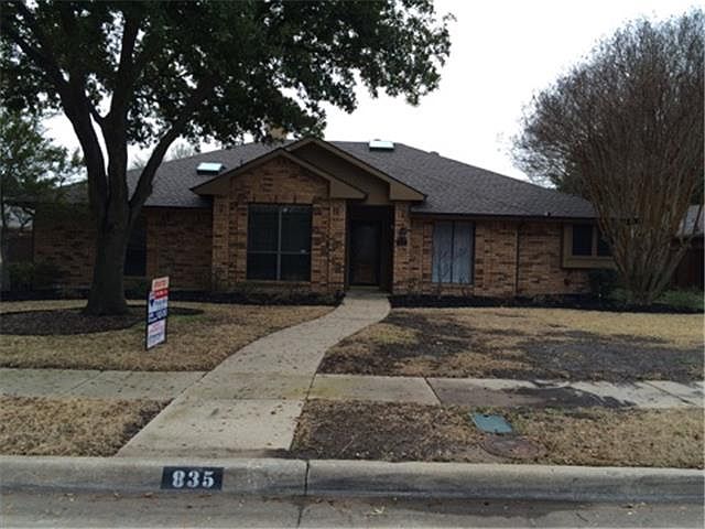 1st image of 835 Meadowglen Cir