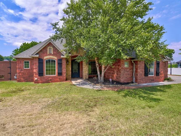 625 Eagle Lake Ln, Newcastle, OK 73065