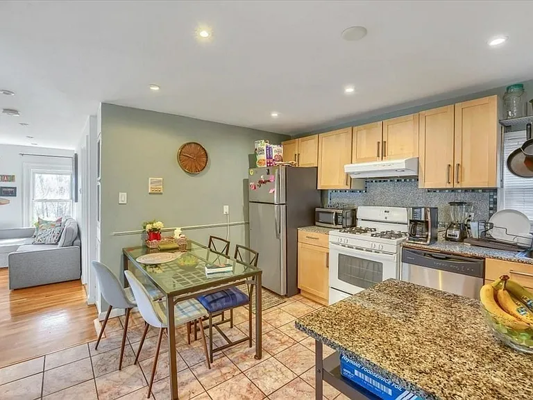 289 Elm St #2 — Photo 4