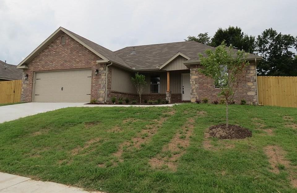 1st image of 841 Crawford Ln