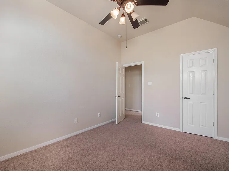 158 Rocky Point Dr — Photo 32