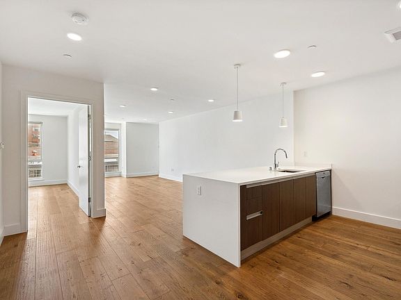 4th image of 1450 15th St #305