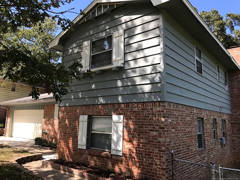 2nd image of 2931 W 53rd St