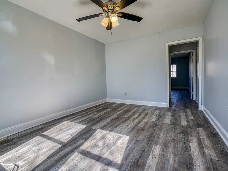 160X Plum St #1 — Photo 2