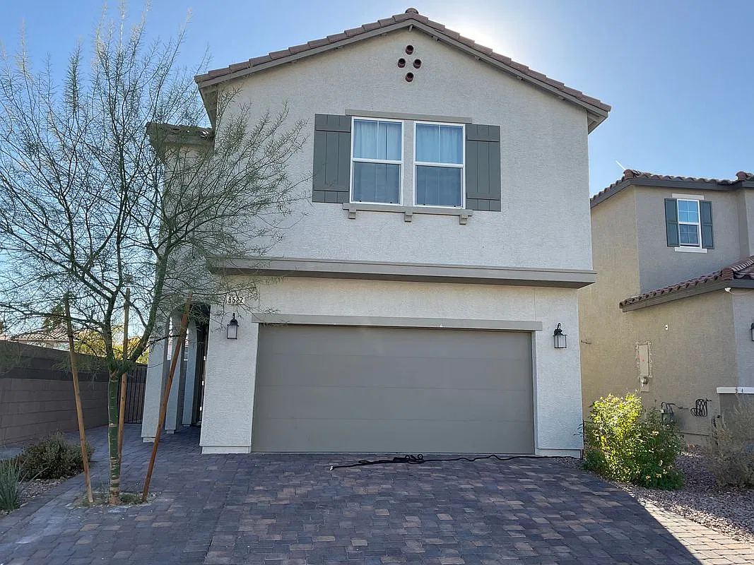 5 bed, 3.0 bath, 2466 sqft, $2,600 — Photo 1