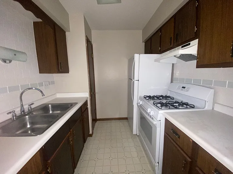 N114W15518 Sylvan Cir — Photo 5