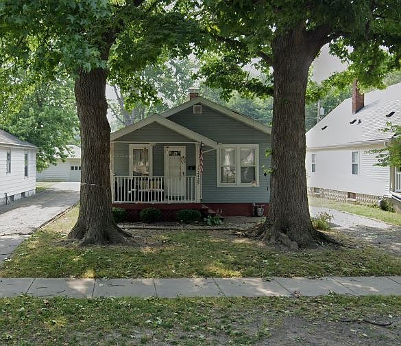 1st image of 2425 Holmes Ave