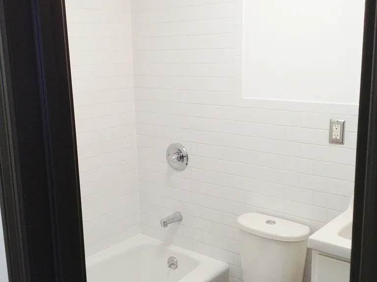 259 Melrose St #3R — Photo 12