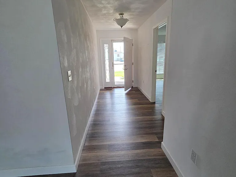 413 S Main St — Photo 2