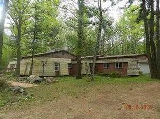 N4865 Rocky Ridge Ln, Shawano, WI 54166