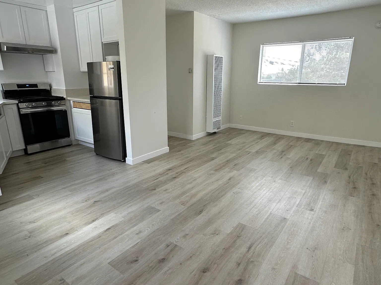 1844 S Victoria Ave — Photo 4