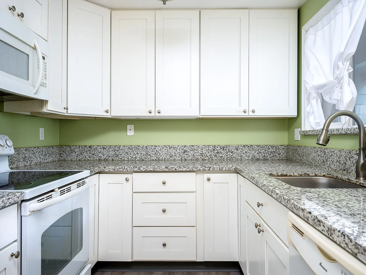 1 bed, 650 sqft, $1,500 — Photo 4