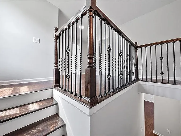 146 Clay St SE — Photo 12