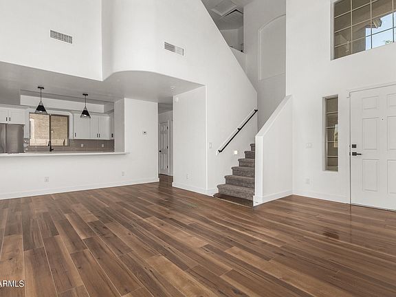5th image of 43260 W ALEXANDRA Court