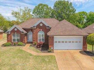 28 Edgewater Cv, Jackson, TN 38305
