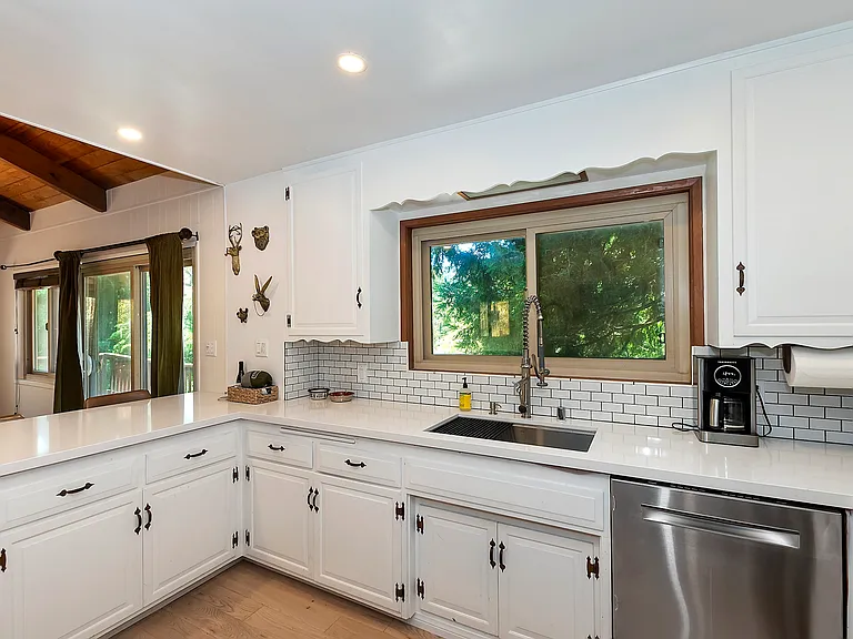 24581 Horst Dr — Photo 16