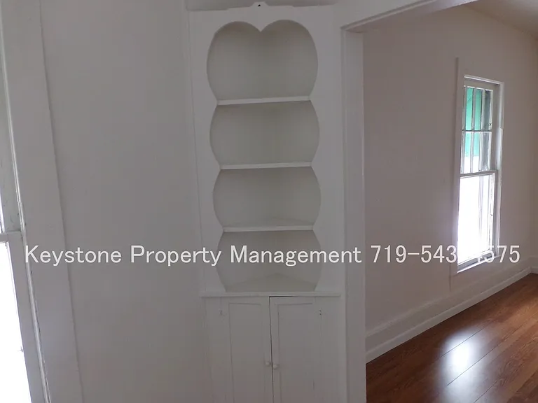 300 E 3rd St #2 — Photo 7