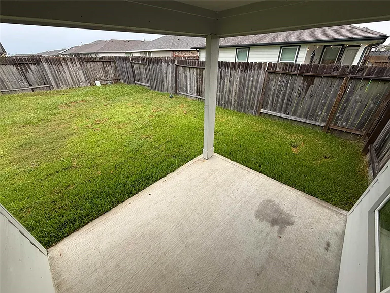 610 Lost Creek Dr — Photo 13