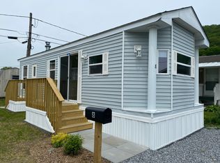 8 2nd St, Beacon Falls, CT 06403