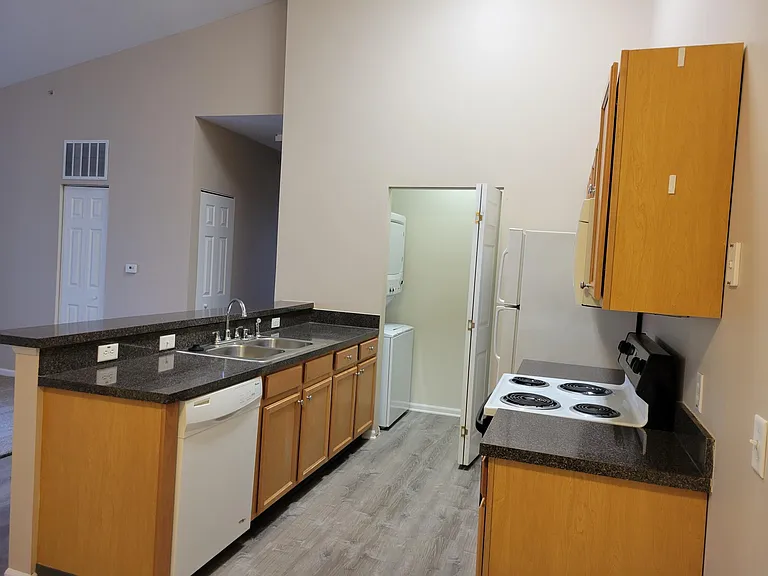 60 Hunt Club Dr #304 — Photo 11