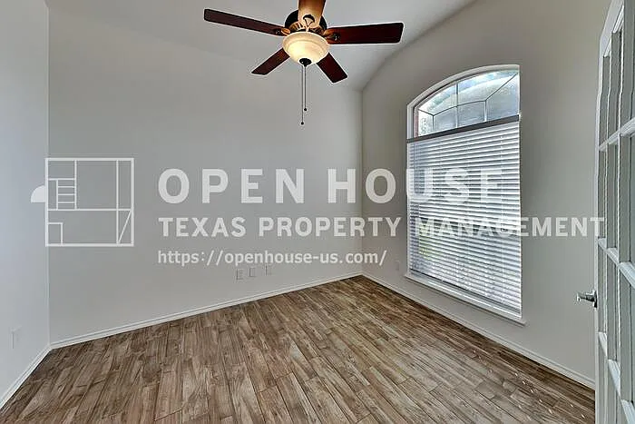 828 Pebblecreek Dr — Photo 27