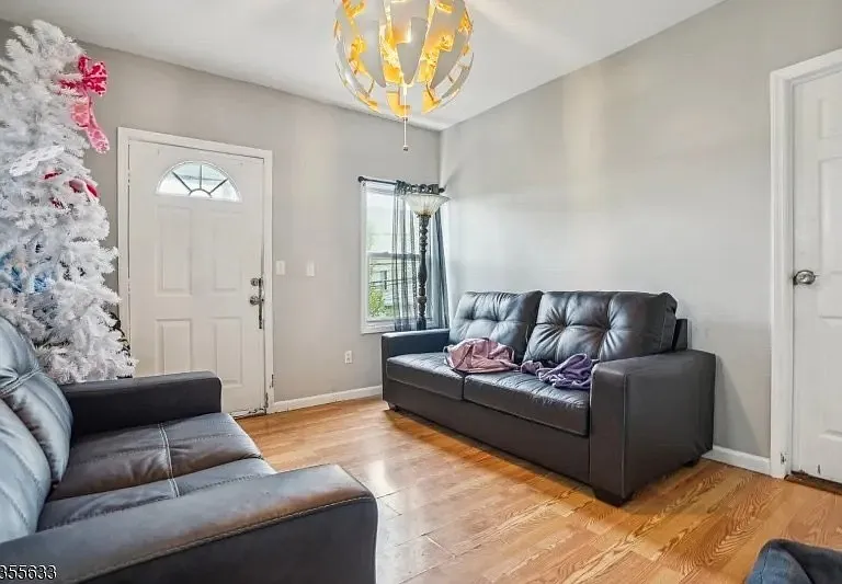 151 Clark Pl #B — Photo 5
