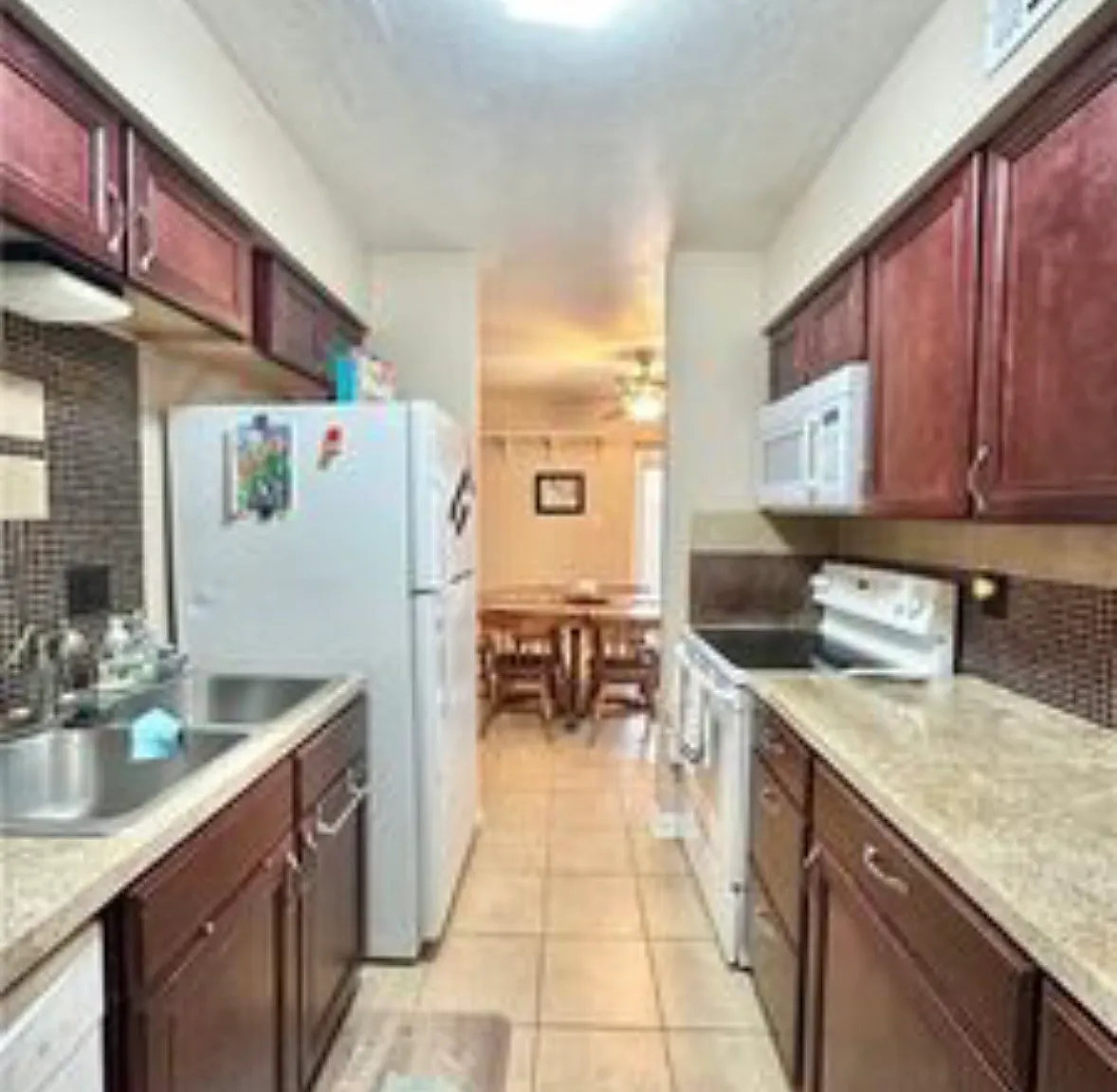 2 bed, 1.5 bath, 1056 sqft, $1,250 — Photo 3