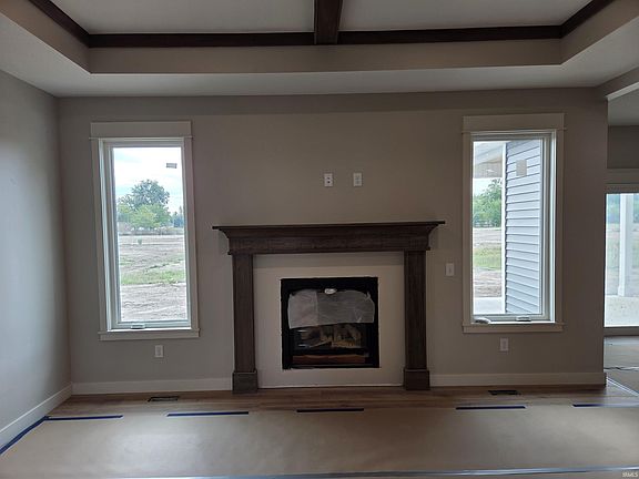 5th image of 22452 Ash St