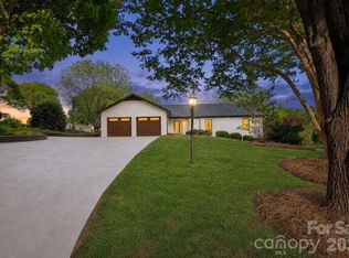 3730 Club House Dr NE, Conover, NC 28613