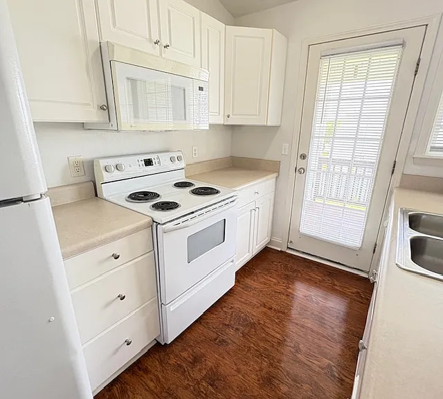114 John Ct — Photo 9