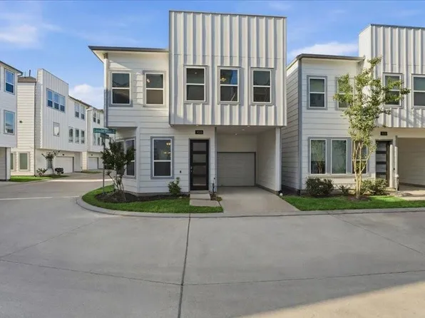 9020 Lonestar River Ln, Houston, TX 77080