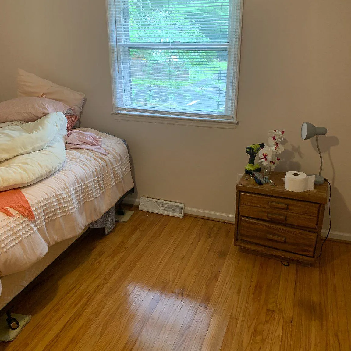 6 bed, 2.5 bath, 2090 sqft, $3,750 — Photo 3