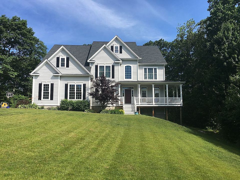 2nd image of 15 Farm Ridge Rd