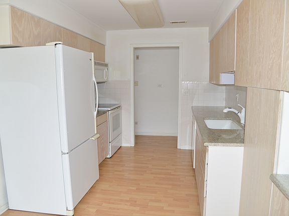 5th image of 701 Lake Hinsdale Dr APT 310
