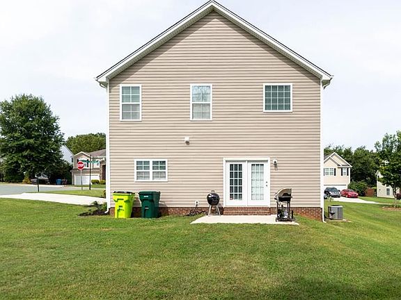 4th image of 2033 Heron Pointe Dr