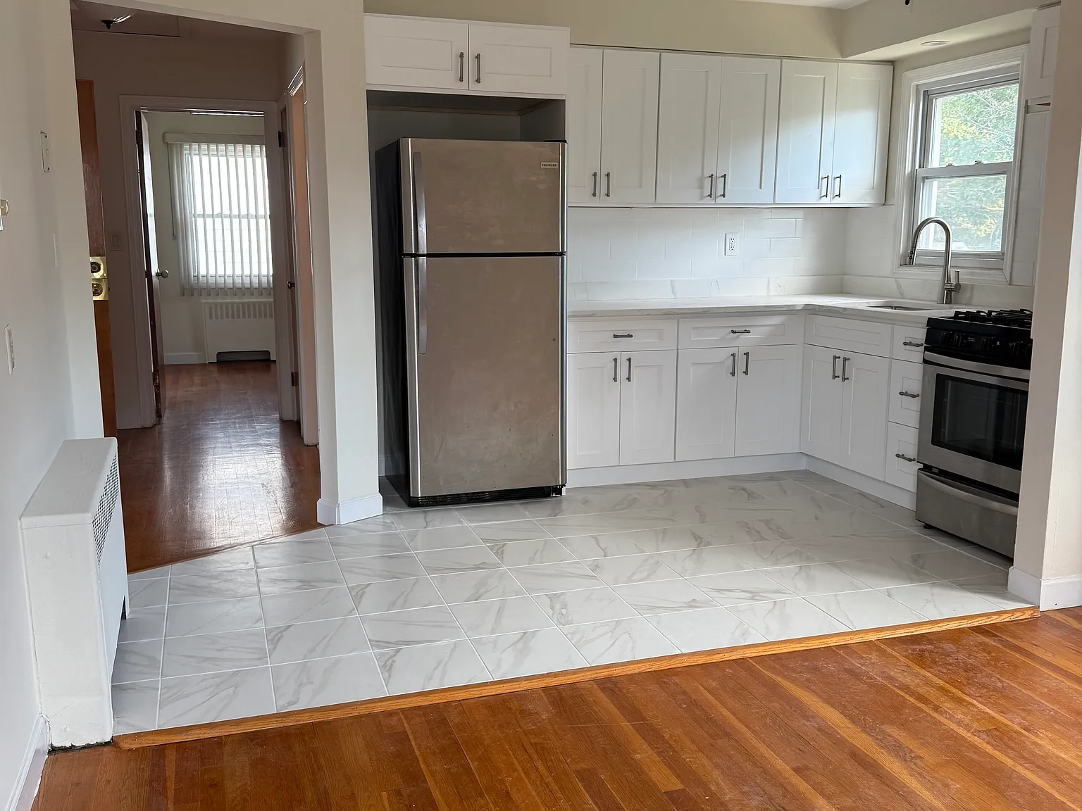 2 bed, 1120 sqft, $2,300 — Photo 4