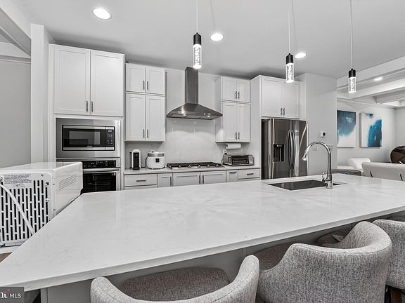 3rd image of 5207 Ridgeview Retreat Dr