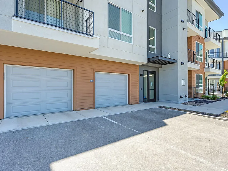 Halcyon Apartments — Photo 17