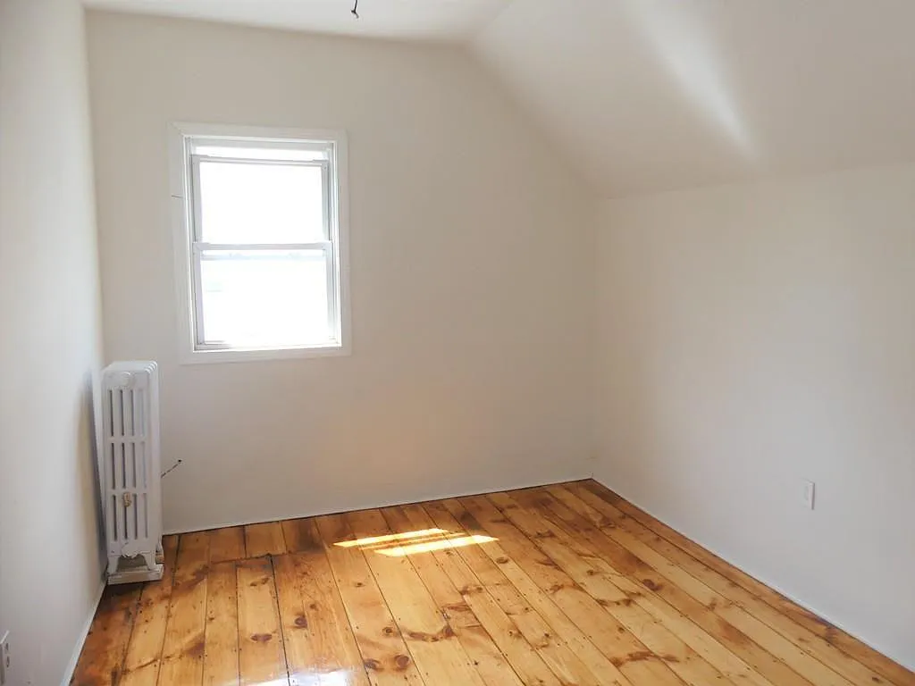 35 Griffin Street — Photo 3