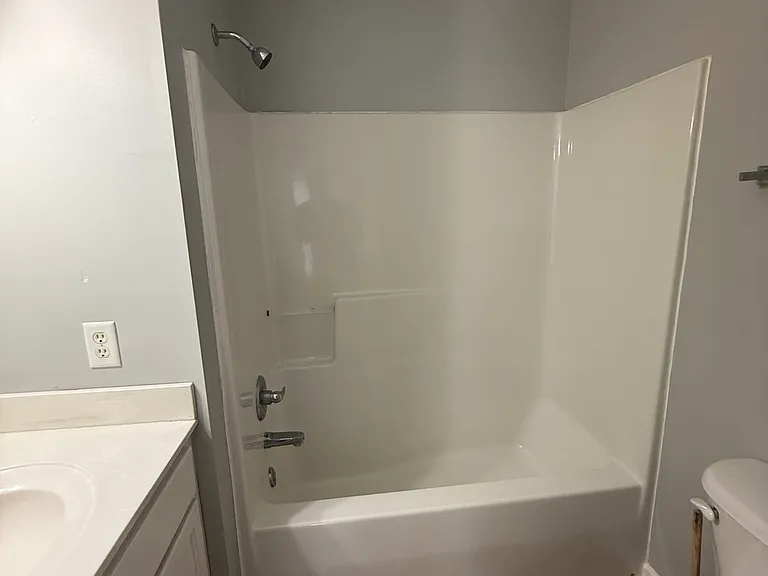 9084 Haileys Pond Dr — Photo 17