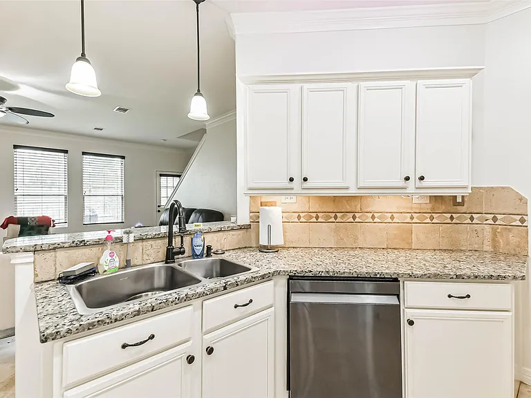 22538 Goss Spring Ct — Photo 11