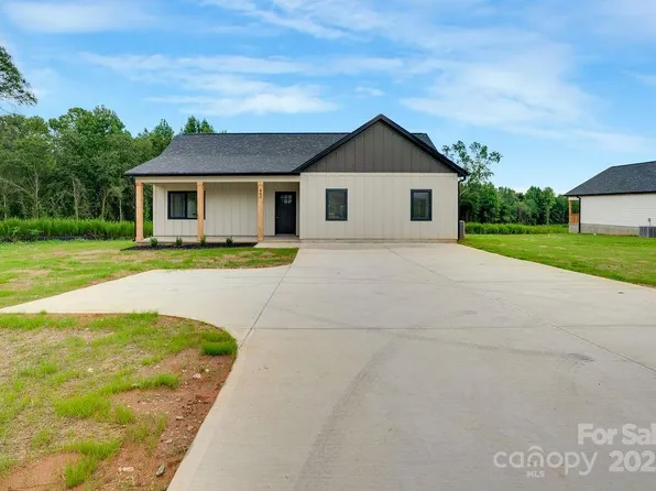 665 S Grove St, Lincolnton, NC 28092