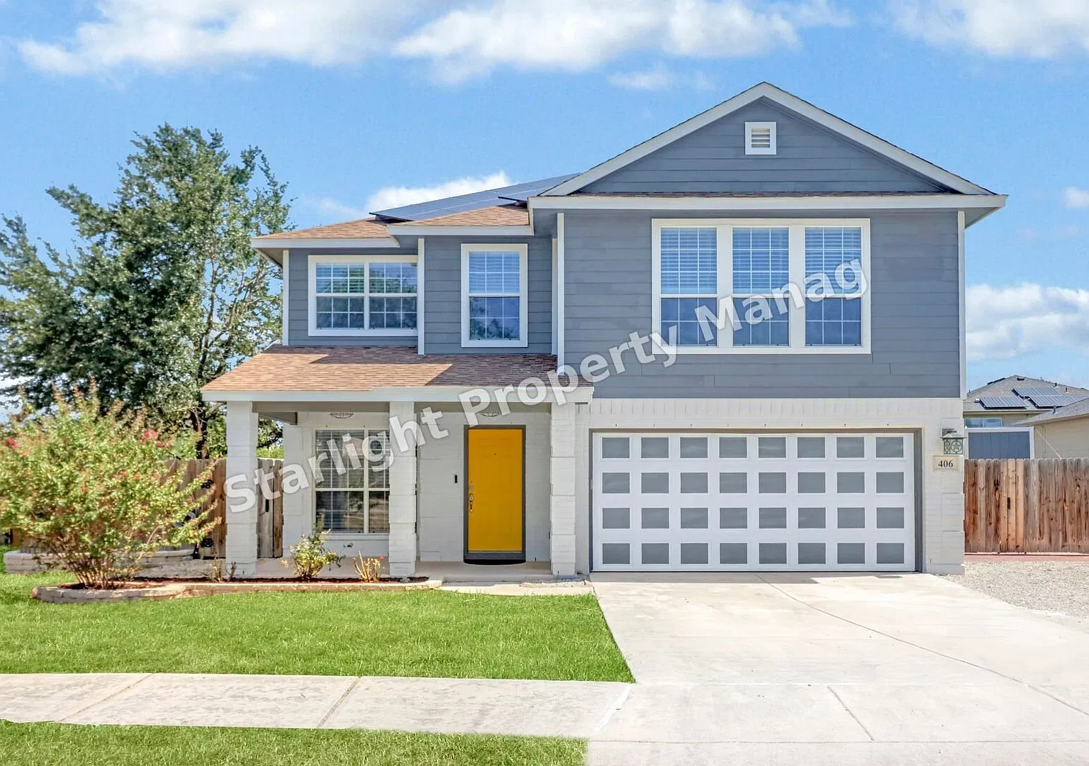 Spacious 4-Bed Oasis with Tropical Backyard Pool Oasis, Cozy Fireplace and Solar Panels at 406 Re... — Photo 2