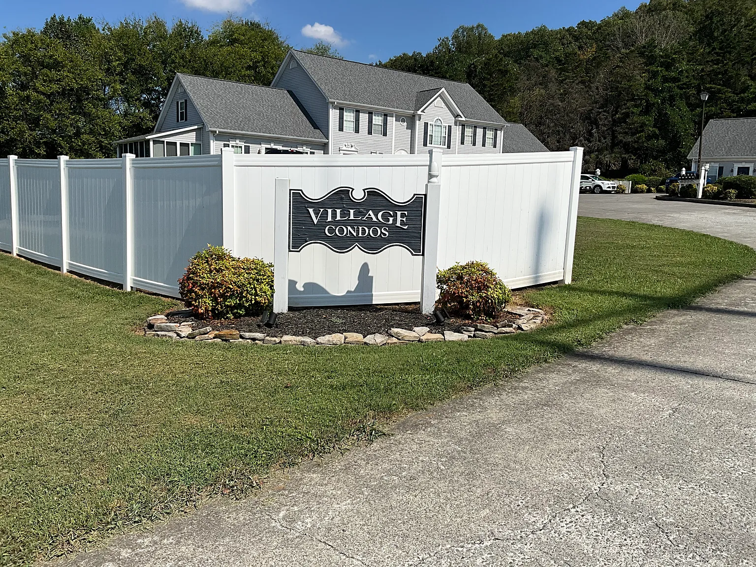 2 bed, 1.5 bath, 1280 sqft, $1,100 — Photo 3