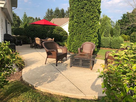 4th image of 772 Maplewood Ln