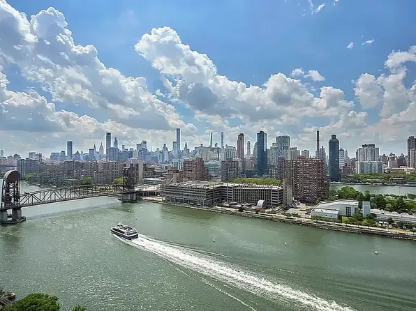 34-46 Vernon Boulevard image 13 of 16