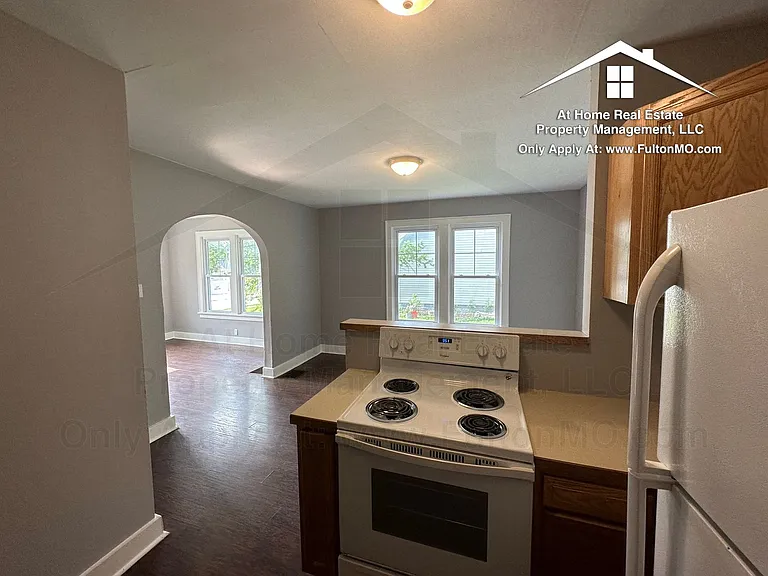 835 Nichols St — Photo 13